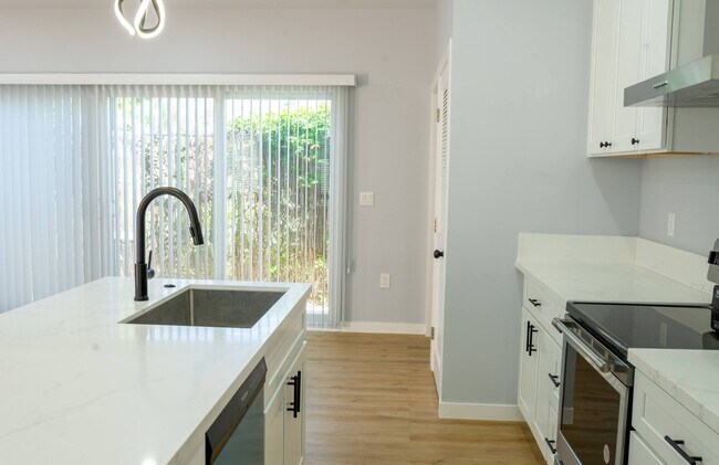 4440 Stewart Ave, Unit 4440A in Baldwin Park, CA - Foto de edificio - Building Photo