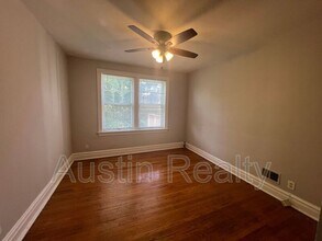 7076 Mitchell Ave in St. Louis, MO - Building Photo - Building Photo