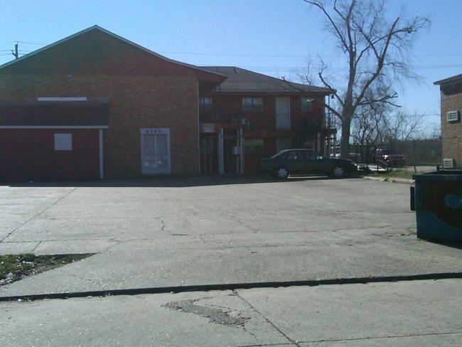 Titian Avenue Apartments in Baton Rouge, LA - Foto de edificio - Building Photo