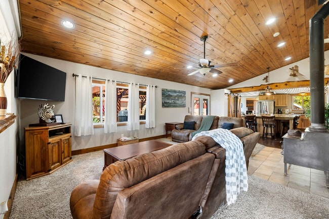 7625 N Williamson Valley Rd