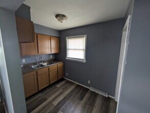 802 E London Ave in Peoria Heights, IL - Building Photo - Building Photo