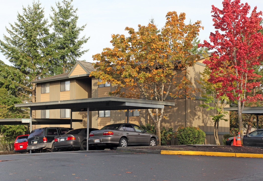 Scenic Pines Apartments in Tacoma, WA - Building Photo