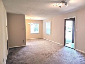 5405 Huisache St in Houston, TX - Building Photo - Building Photo