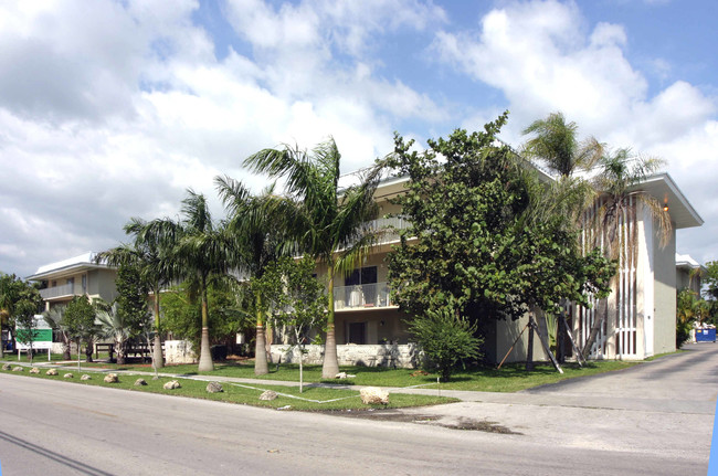 Silver Palms at Dadeland in Miami, FL - Building Photo - Building Photo