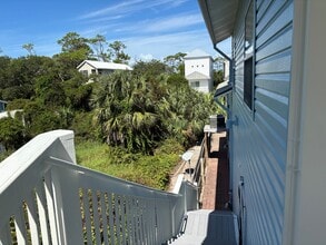 139 E Pine Ave in Saint George Island, FL - Building Photo - Building Photo