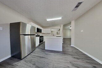 28907 Sedgefield St in Spring, TX - Building Photo - Building Photo