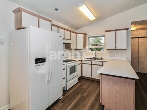 7529 Foxwerth Dr in Wilmington, NC - Building Photo - Building Photo