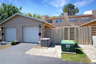891 Park Lake Cir in Maitland, FL - Foto de edificio - Building Photo