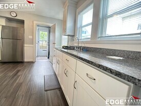 17 Laurel St, Unit 1 in Watertown, MA - Building Photo