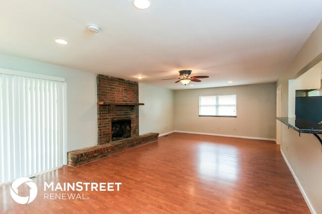 305 W Grand Teton Ct in Yukon, OK - Building Photo - Building Photo