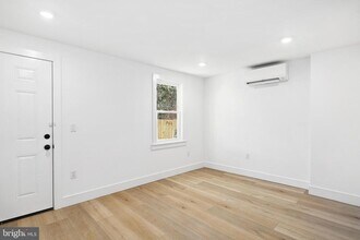 962 E Locust Ave in Philadelphia, PA - Building Photo - Building Photo