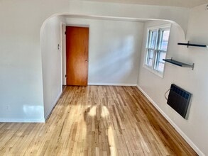 7643 SE Alder St in Portland, OR - Building Photo - Building Photo