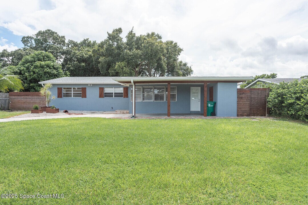 3235 Alice St in Melbourne, FL - Building Photo