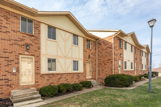 Hillcrest in Lancaster, OH - Foto de edificio - Building Photo