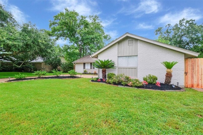 4511 Ravine Dr in Friendswood, TX - Building Photo - Building Photo