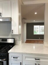1754 9th St, Unit B in Santa Monica, CA - Building Photo - Building Photo