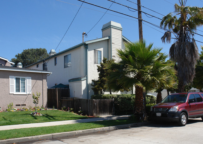 1654 Oliver Ave in San Diego, CA - Building Photo - Building Photo