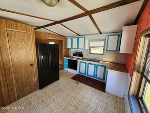 631 Holly Shelter Rd in Jacksonville, NC - Building Photo - Building Photo