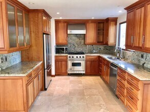 5480 Los Robles Dr in Carlsbad, CA - Building Photo - Building Photo