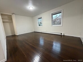 27 Fairview Dr in Danbury, CT - Building Photo - Building Photo