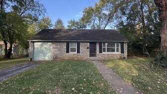 1474 Townley Dr in Lexington, KY - Building Photo
