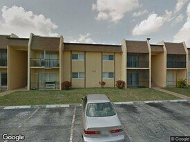 2910 NW 55th Ave, Unit 1A in Lauderhill, FL - Building Photo