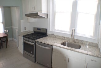 22 Parkway Rd in Brookline, MA - Building Photo - Building Photo