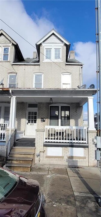 823 Washington St, Unit 2 in Allentown, PA - Building Photo