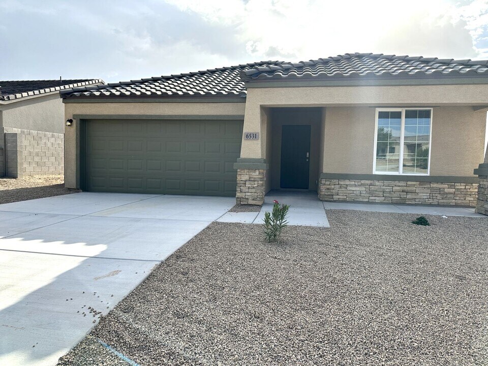 6531 S Mystic Ave in Mohave Valley, AZ - Building Photo