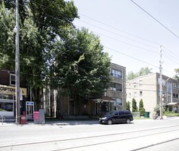 Akwa Honsta in Toronto, ON - Building Photo - Building Photo