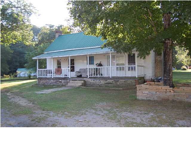 100 Third Ave in Dunlap, TN - Building Photo