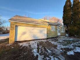 156 Elm St in Rockwell City, IA - Building Photo