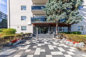 4900 Bathurst Street in Toronto, ON - Building Photo - Building Photo