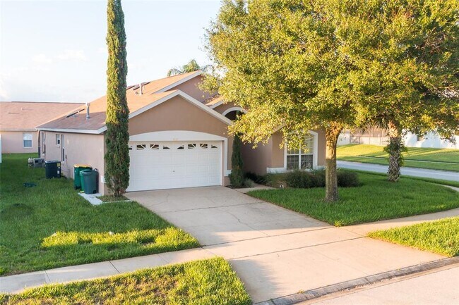 8115 Pomo Dr in Kissimmee, FL - Foto de edificio - Building Photo