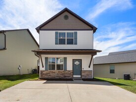 84 Cardwell Ln in Fletcher, NC - Building Photo