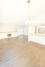 1840 J Julian Ln in Charlotte, NC - Foto de edificio - Building Photo