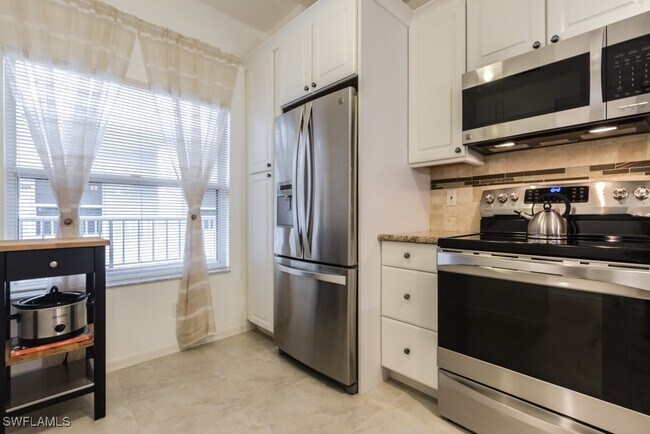 property at 1044 Woodshire Ln