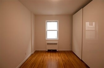 22-14 49th St in Queens, NY - Building Photo - Building Photo