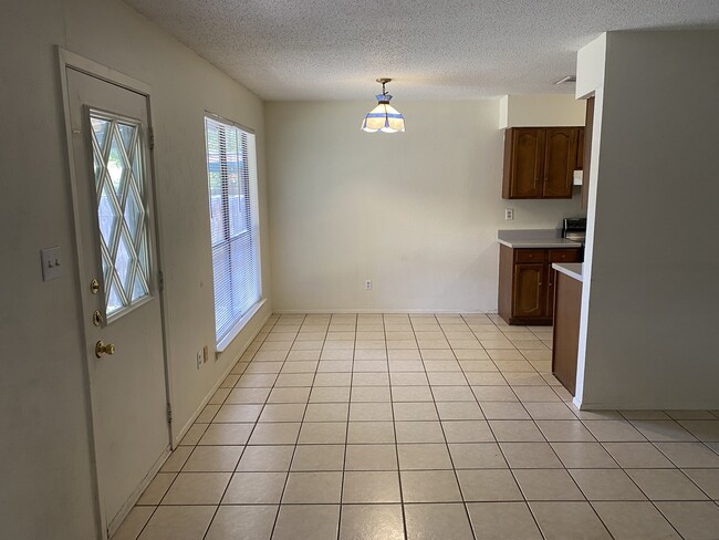 2027 Castle Gate Cir in San Marcos, TX - Building Photo - Building Photo