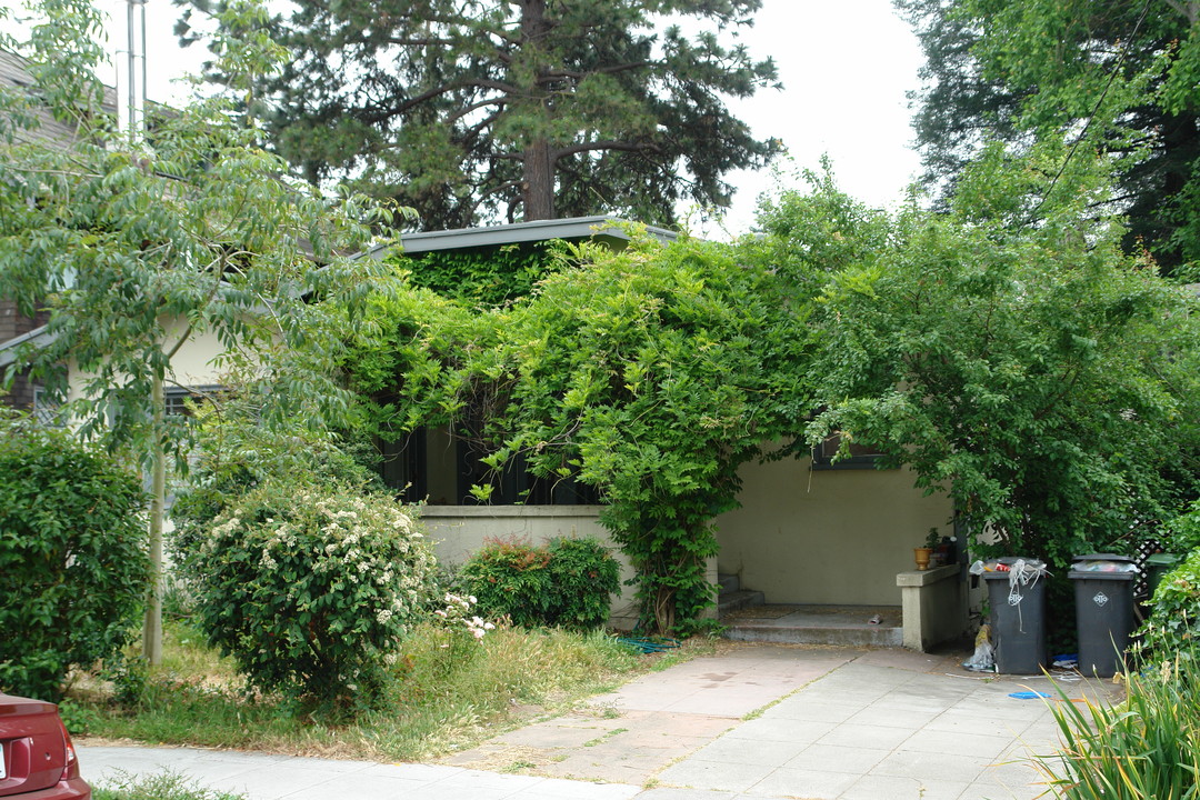 2730 Russell St in Berkeley, CA - Foto de edificio