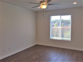 1015 NE 12th Ave in Battle Ground, WA - Building Photo - Building Photo