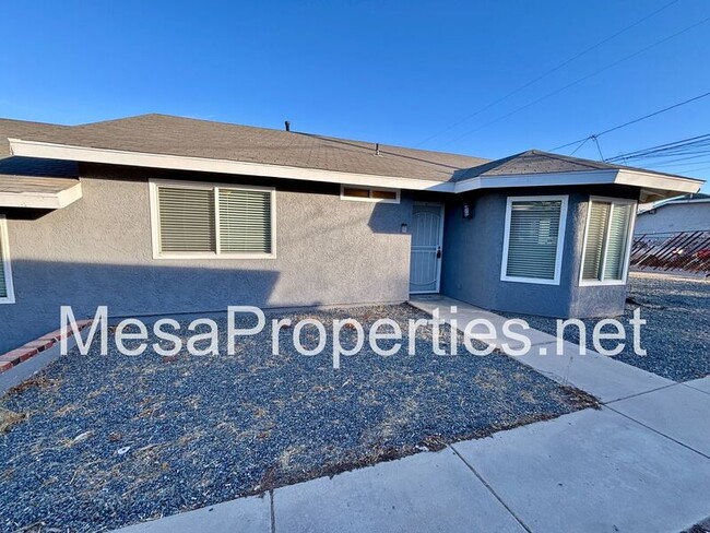 16461 Spruce St in Hesperia, CA - Building Photo - Building Photo