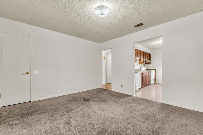 928 E Broad St, Unit 928 in West Point, MS - Foto de edificio - Building Photo