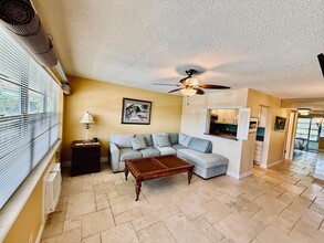 159 Sussex H in West Palm Beach, FL - Foto de edificio - Building Photo