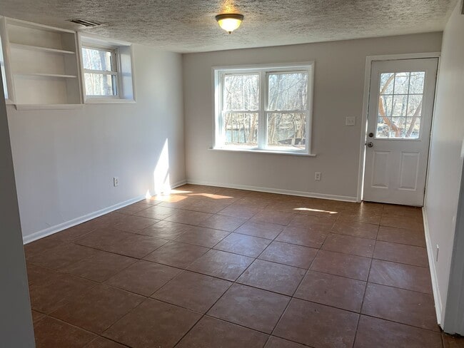 2819 Clinton Rd in Lansing, MI - Building Photo - Building Photo