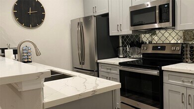 3144 Southmore Blvd in Houston, TX - Building Photo - Building Photo