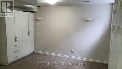 5 Inder Heights Dr in Brampton, ON - Building Photo - Building Photo