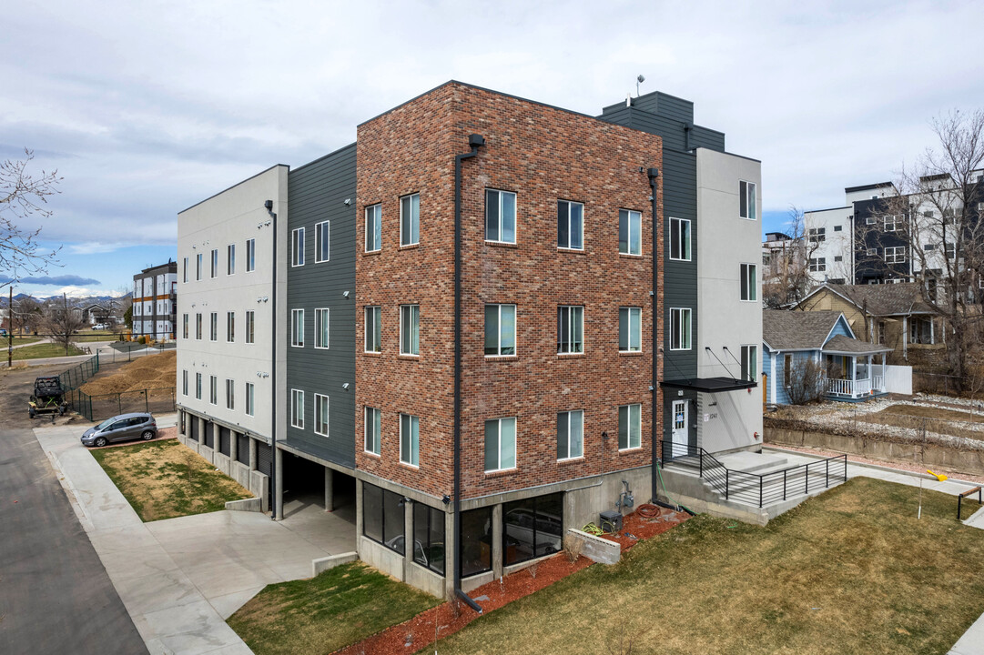 1241 Stuart St in Denver, CO - Foto de edificio