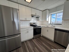 51 Hill Rd, Unit 407 in Belmont, MA - Foto de edificio - Building Photo