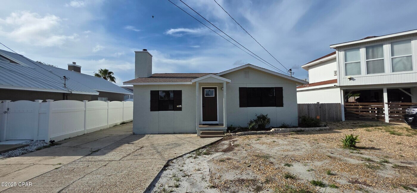 180 Crane St in Panama City Beach, FL - Building Photo